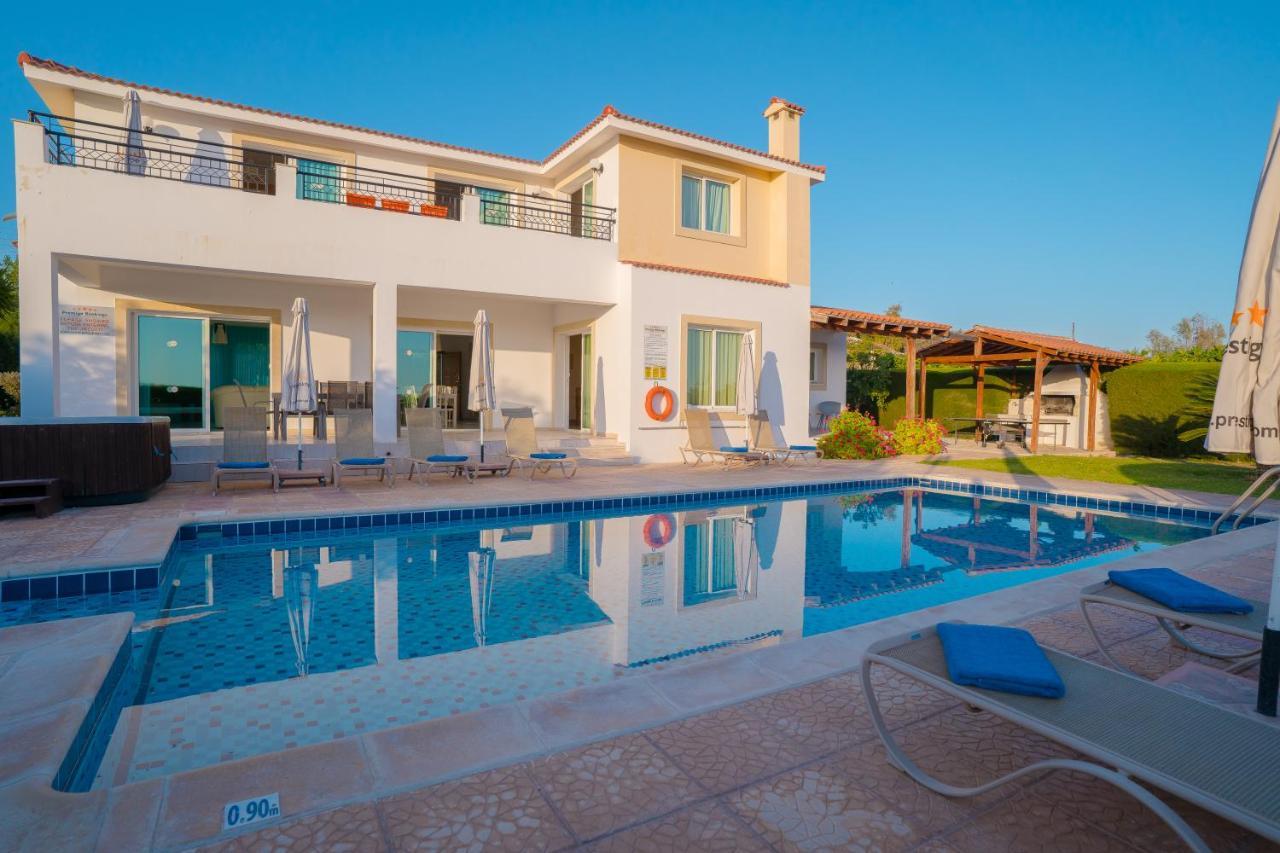 Bella Katerina By Prestige Bookings Coral Bay Exterior photo