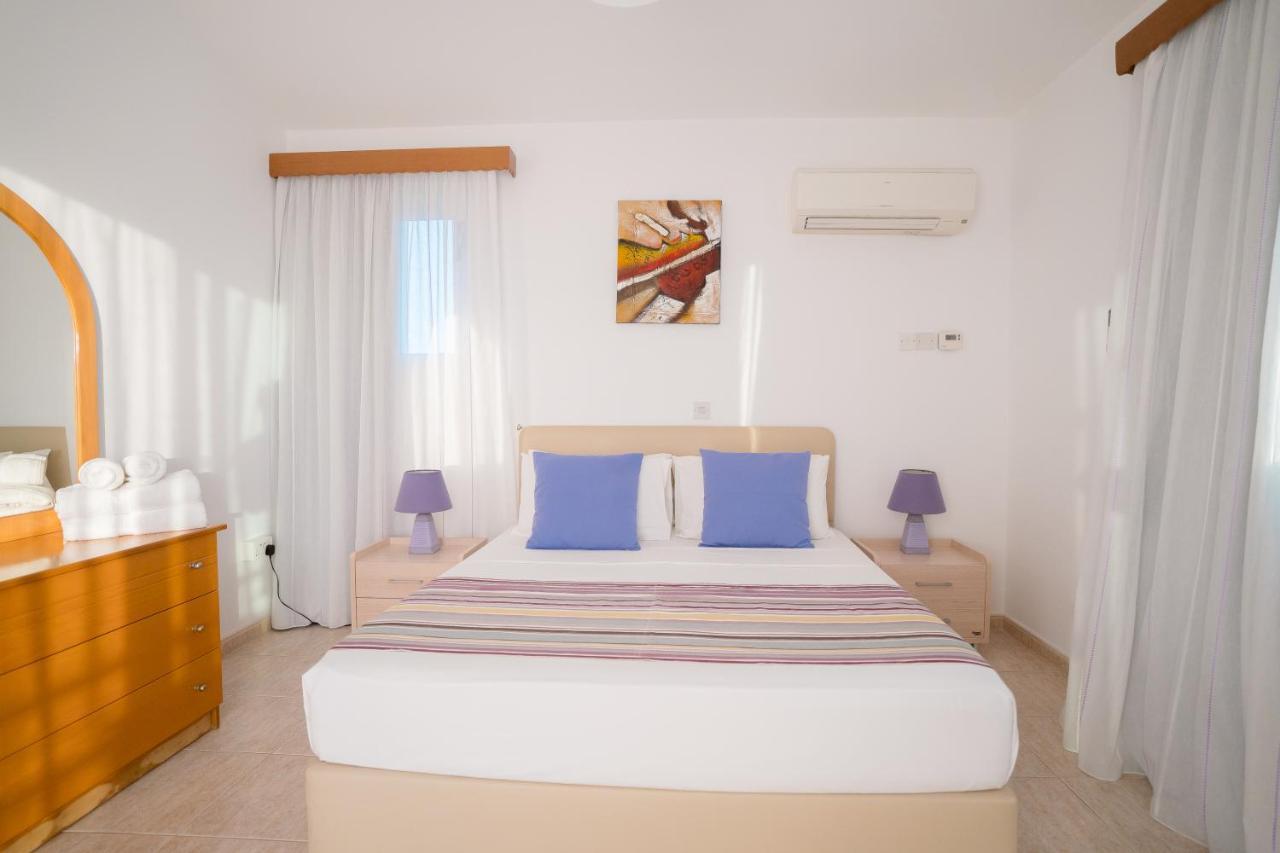 Bella Katerina By Prestige Bookings Coral Bay Exterior photo