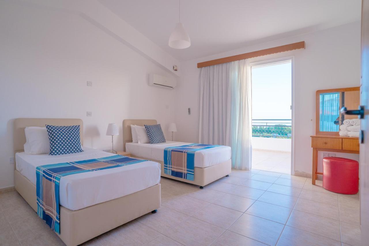 Bella Katerina By Prestige Bookings Coral Bay Exterior photo