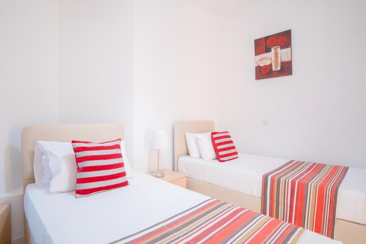 Bella Katerina By Prestige Bookings Coral Bay Exterior photo